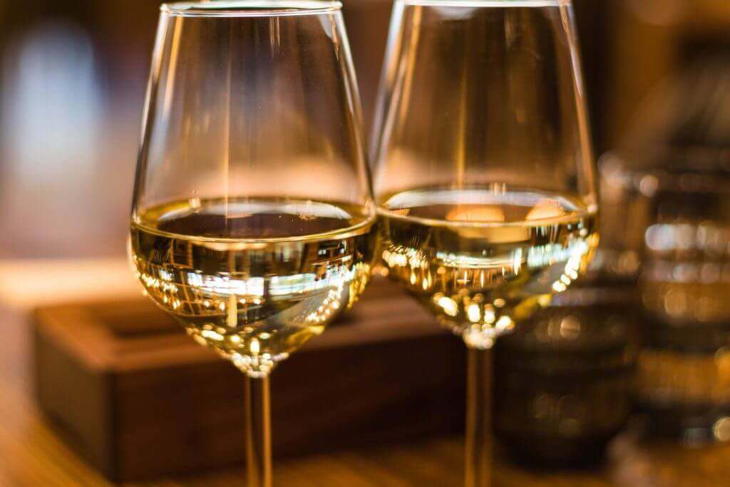 What is the Best Wine Glass for our Red and White Wines?